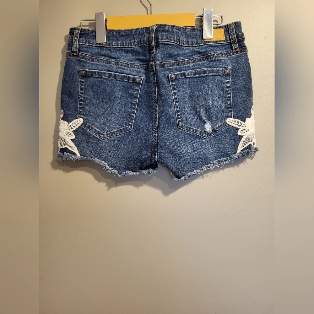 Ardene Blue Denim Shorts, Size 9 (30) - Picture 2 of 5